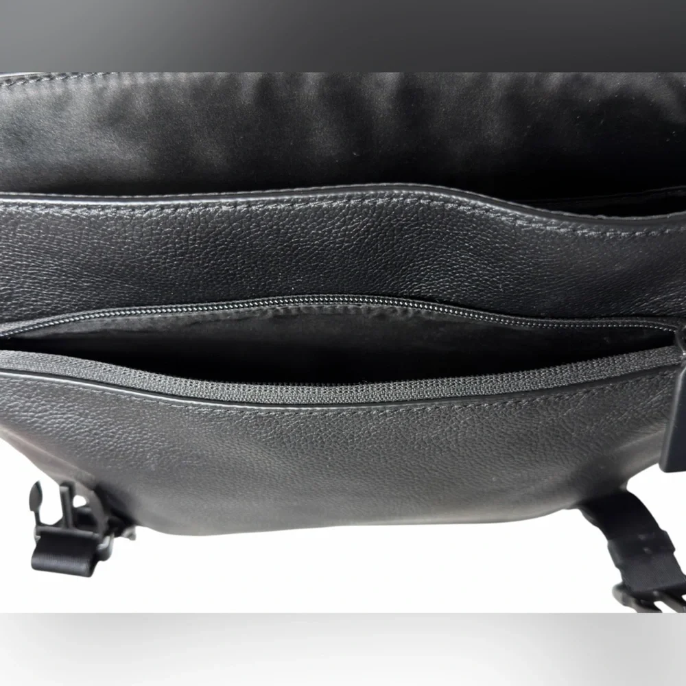 Michael Kors Greyson Black Leather Messenger Bag Crossbody Laptop Work Medium